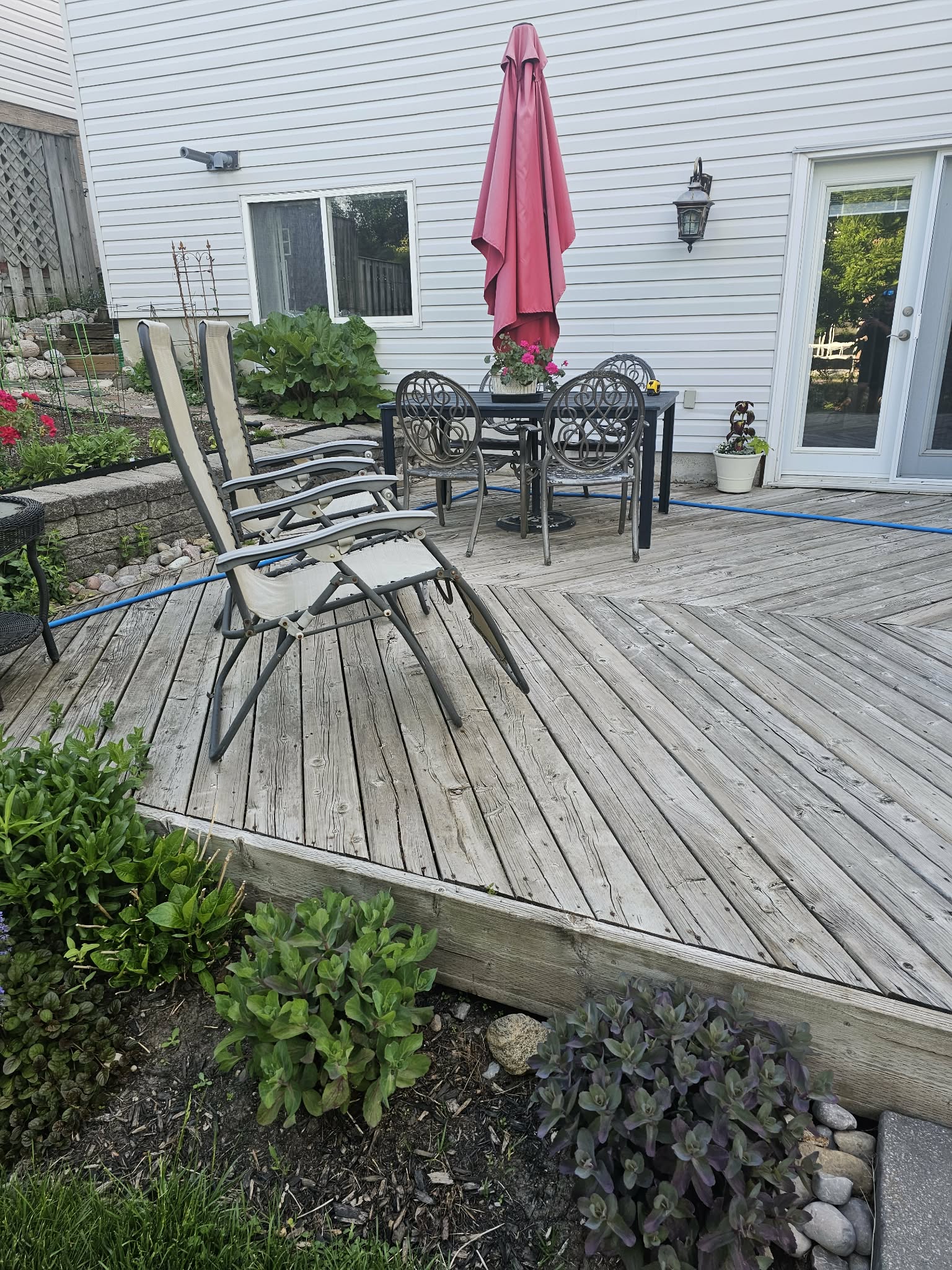 Before — old deck Barrie Ontario