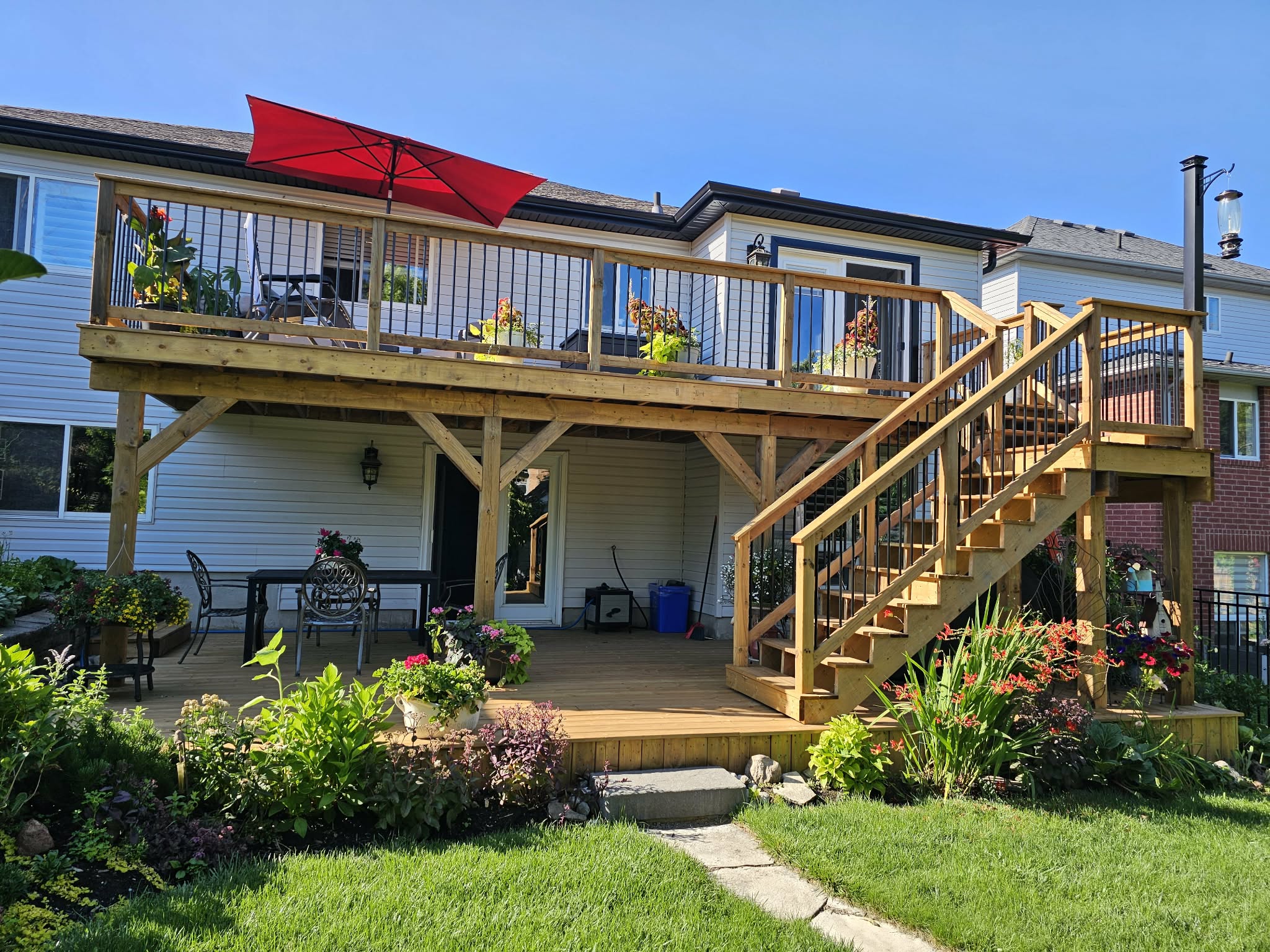 After — new deck Barrie Ontario Kippax Carpentry